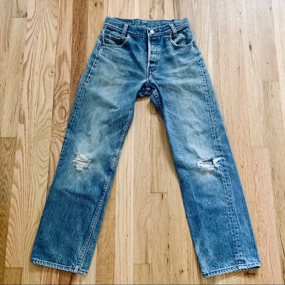 🍑SOLD🍑 TINY Vintage Levi’s Jeans 27W Thrashed - Picture 3 of 8